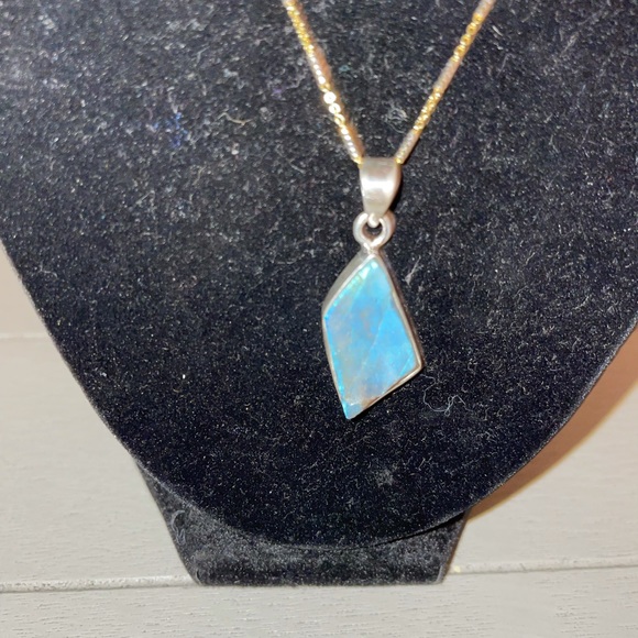 Labradorite Pendant - Picture 3 of 5